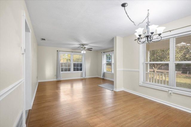 1402 Lawndale, Longview, TX 75604