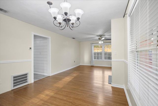 1402 Lawndale, Longview, TX 75604