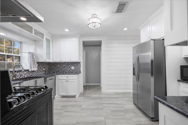 1402 Lawndale, Longview, TX 75604