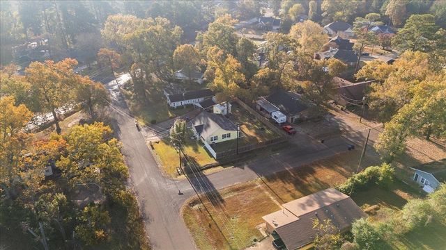 1402 Lawndale, Longview, TX 75604