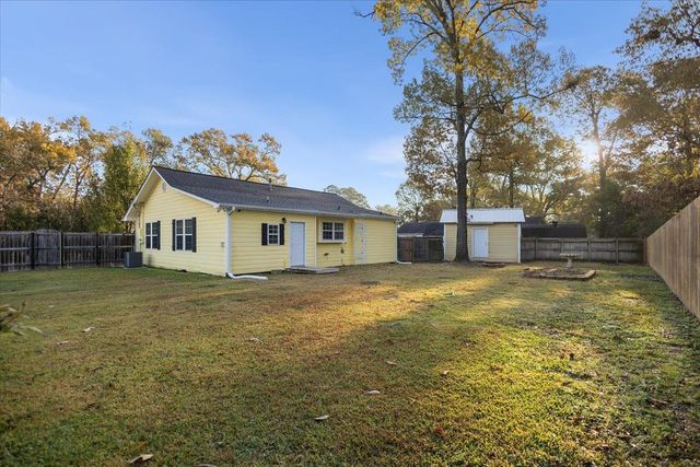 1402 Lawndale, Longview, TX 75604