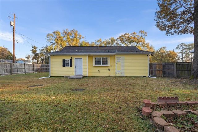 1402 Lawndale, Longview, TX 75604