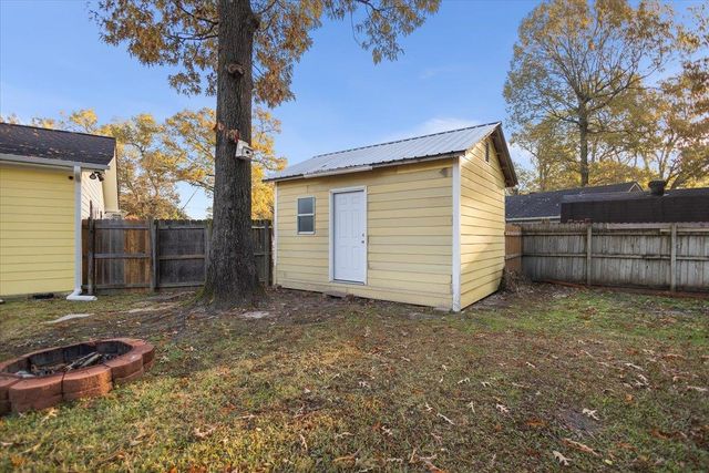 1402 Lawndale, Longview, TX 75604