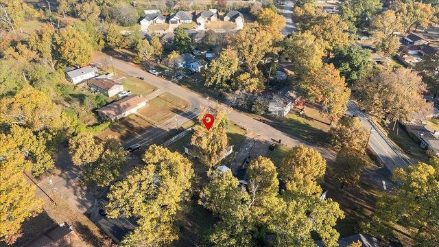 1402 Lawndale, Longview, TX 75604