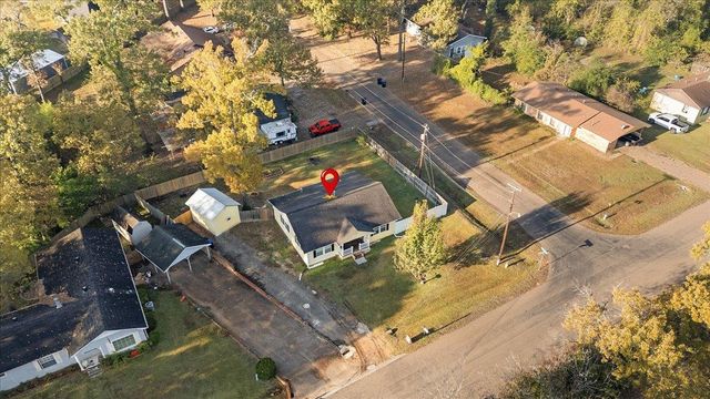 1402 Lawndale, Longview, TX 75604