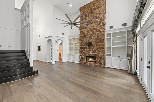 10933 Lake Forest Drive, Conroe, TX 77384