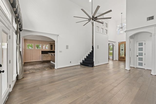 10933 Lake Forest Drive, Conroe, TX 77384