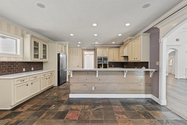 10933 Lake Forest Drive, Conroe, TX 77384