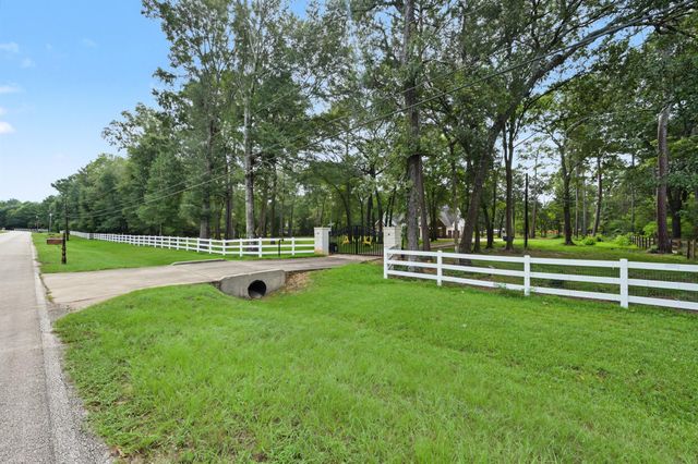 10933 Lake Forest Drive, Conroe, TX 77384