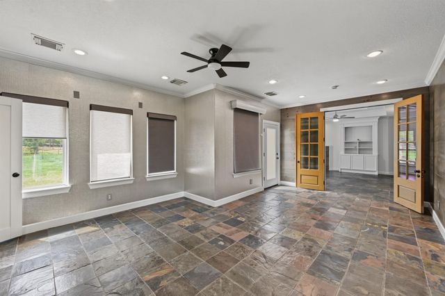 10933 Lake Forest Drive, Conroe, TX 77384