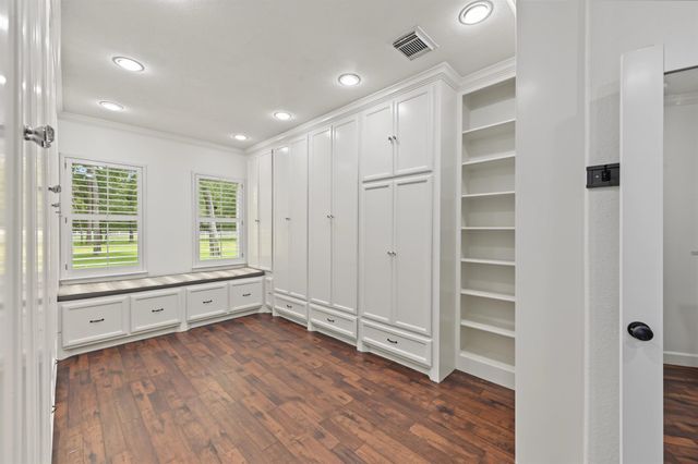 10933 Lake Forest Drive, Conroe, TX 77384