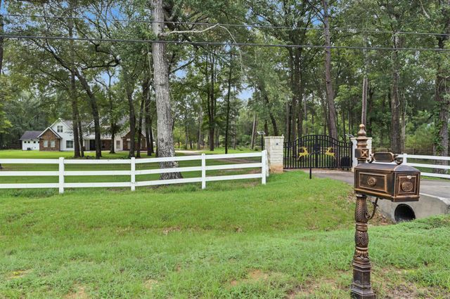 10933 Lake Forest Drive, Conroe, TX 77384
