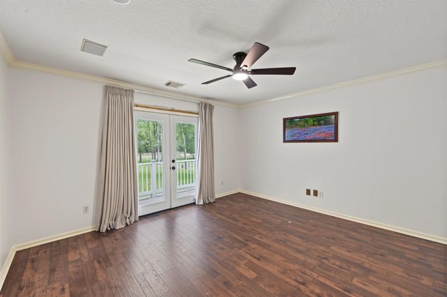 10933 Lake Forest Drive, Conroe, TX 77384