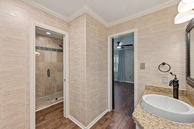10933 Lake Forest Drive, Conroe, TX 77384