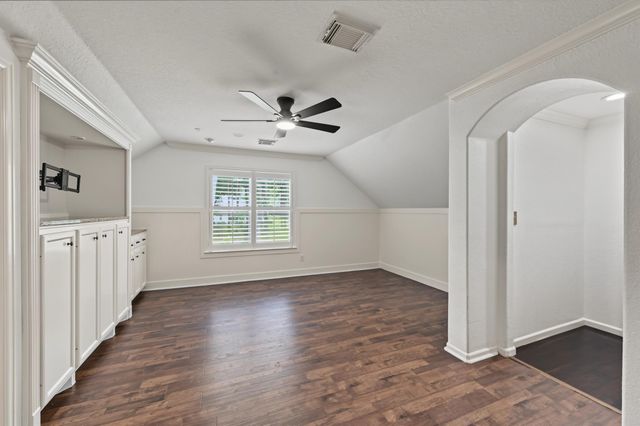 10933 Lake Forest Drive, Conroe, TX 77384