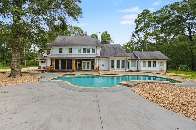 10933 Lake Forest Drive, Conroe, TX 77384
