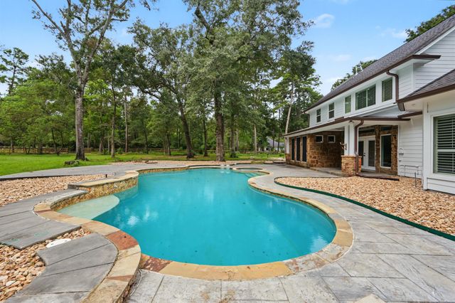 10933 Lake Forest Drive, Conroe, TX 77384