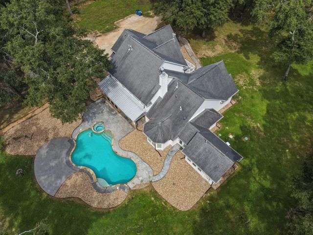 10933 Lake Forest Drive, Conroe, TX 77384