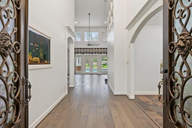 10933 Lake Forest Drive, Conroe, TX 77384