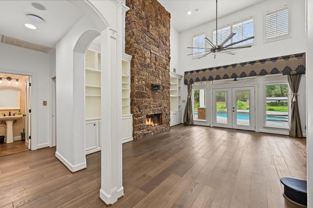 10933 Lake Forest Drive, Conroe, TX 77384