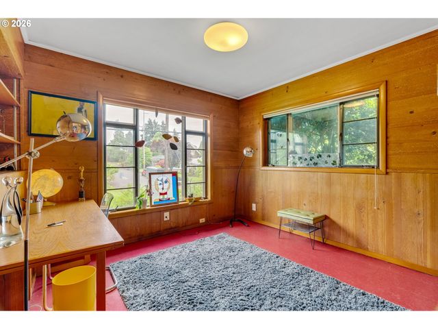 4235 Se WOODWARD St, Portland, OR 97206