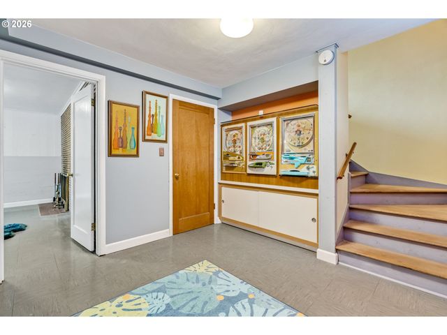 4235 Se WOODWARD St, Portland, OR 97206