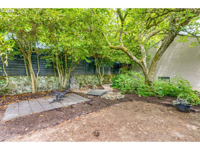 4235 Se WOODWARD St, Portland, OR 97206