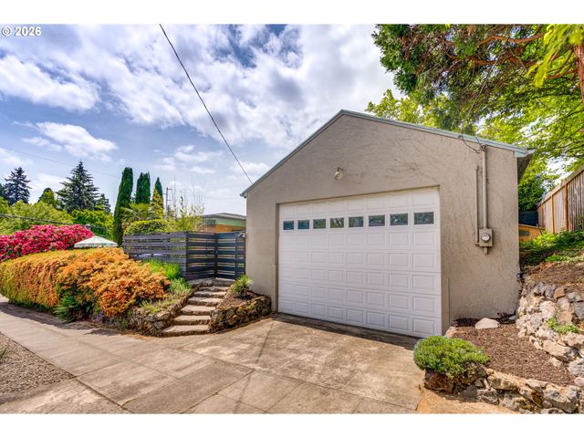 4235 Se WOODWARD St, Portland, OR 97206