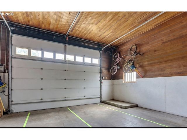 4235 Se WOODWARD St, Portland, OR 97206