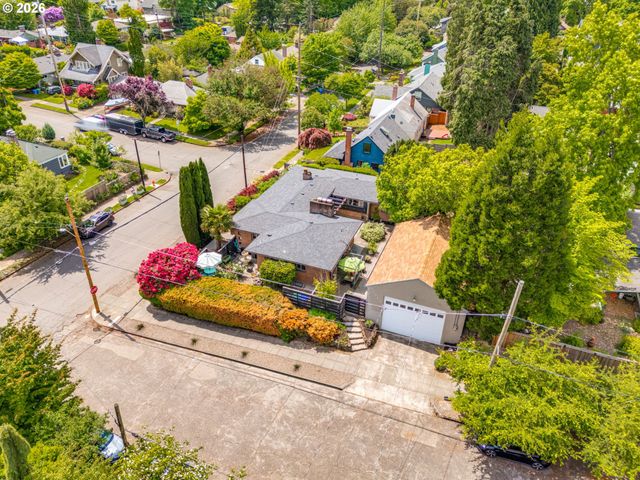 4235 Se WOODWARD St, Portland, OR 97206