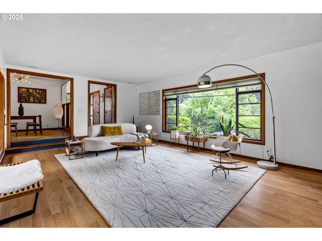 4235 Se WOODWARD St, Portland, OR 97206