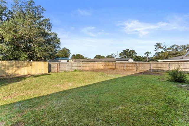 230 Crestwood Lane, Lake Charles, LA 70605