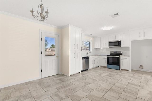 230 Crestwood Lane, Lake Charles, LA 70605