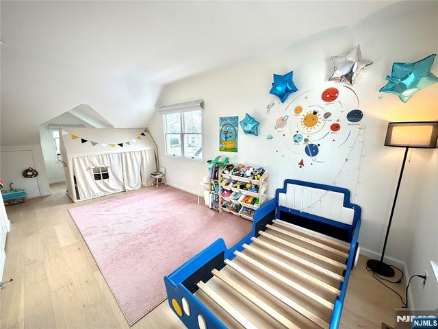 9 Pleasant Avenue, Tenafly, NJ 07670