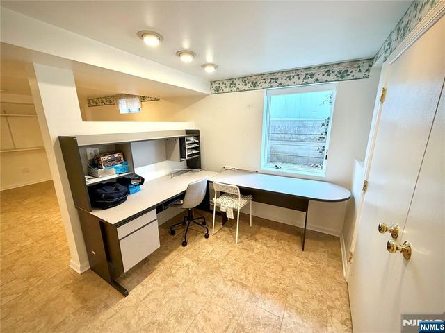 9 Pleasant Avenue, Tenafly, NJ 07670