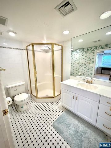 9 Pleasant Avenue, Tenafly, NJ 07670