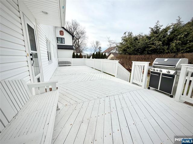 9 Pleasant Avenue, Tenafly, NJ 07670