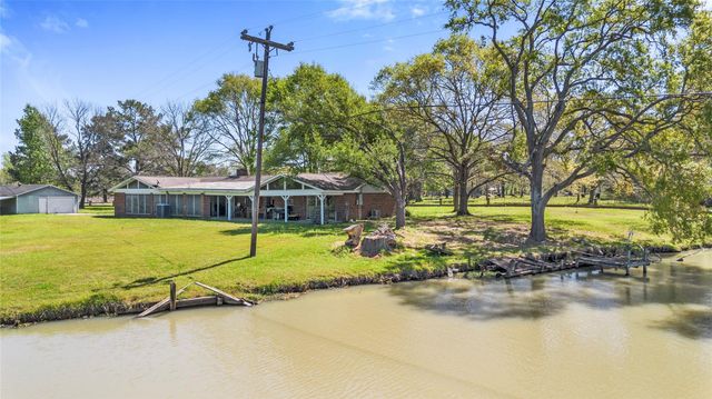 1633 River Road, Goodrich, TX 77335