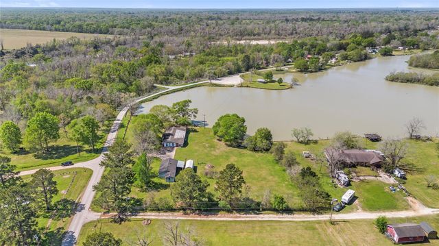 1633 River Road, Goodrich, TX 77335
