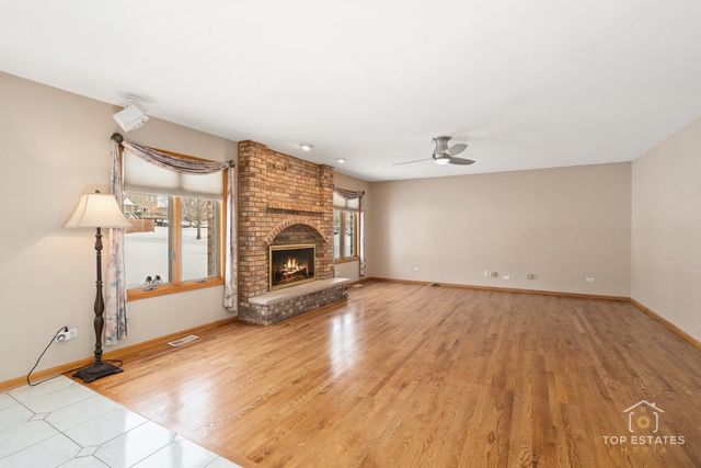 13124 W Beaver Lake Drive, Homer Glen, IL 60491