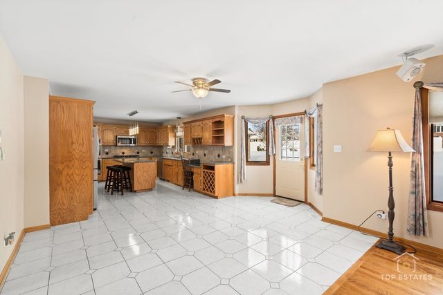 13124 W Beaver Lake Drive, Homer Glen, IL 60491