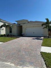 374 Spring Hill Lake LOOP, Cape Coral, FL 33993