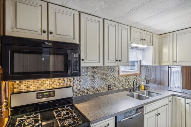 144 Langham Dr, Green Twp, PA 15050