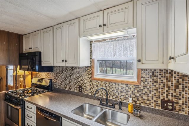 144 Langham Dr, Green Twp, PA 15050