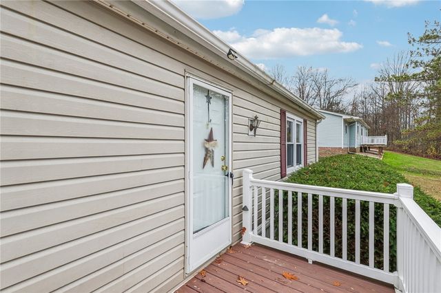 144 Langham Dr, Green Twp, PA 15050