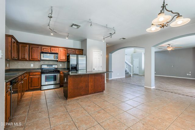 14044 Highweed Drive, Horizon City, TX 79928