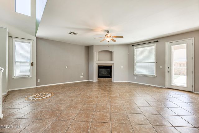 14044 Highweed Drive, Horizon City, TX 79928