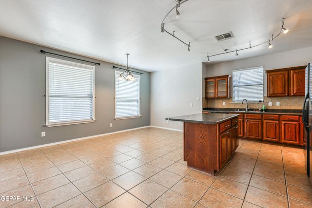14044 Highweed Drive, Horizon City, TX 79928