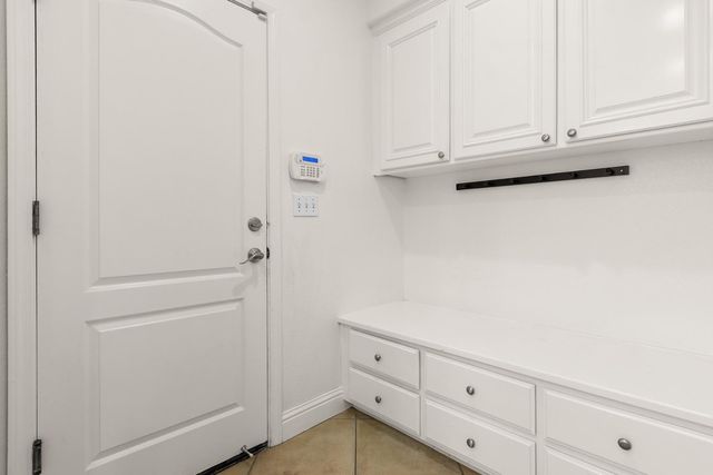 19 Waters Cove Ct, Sacramento, CA 95831