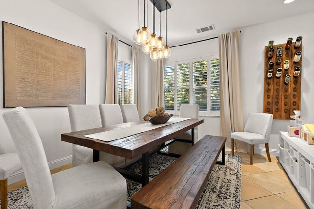 19 Waters Cove Ct, Sacramento, CA 95831